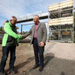 Lávka přes železniční trať v Malíně od pátku slouží veřejnosti