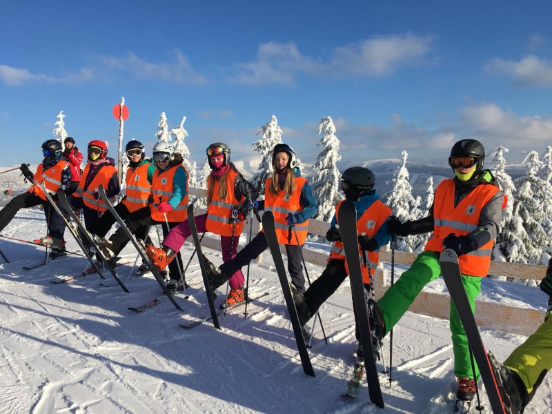Sedmáci ze Žižkova lyžují na Mísečkách