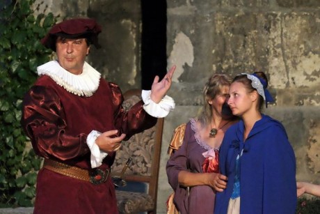 Na nádvoří Vlašského dvora uvedou historickou veselohru