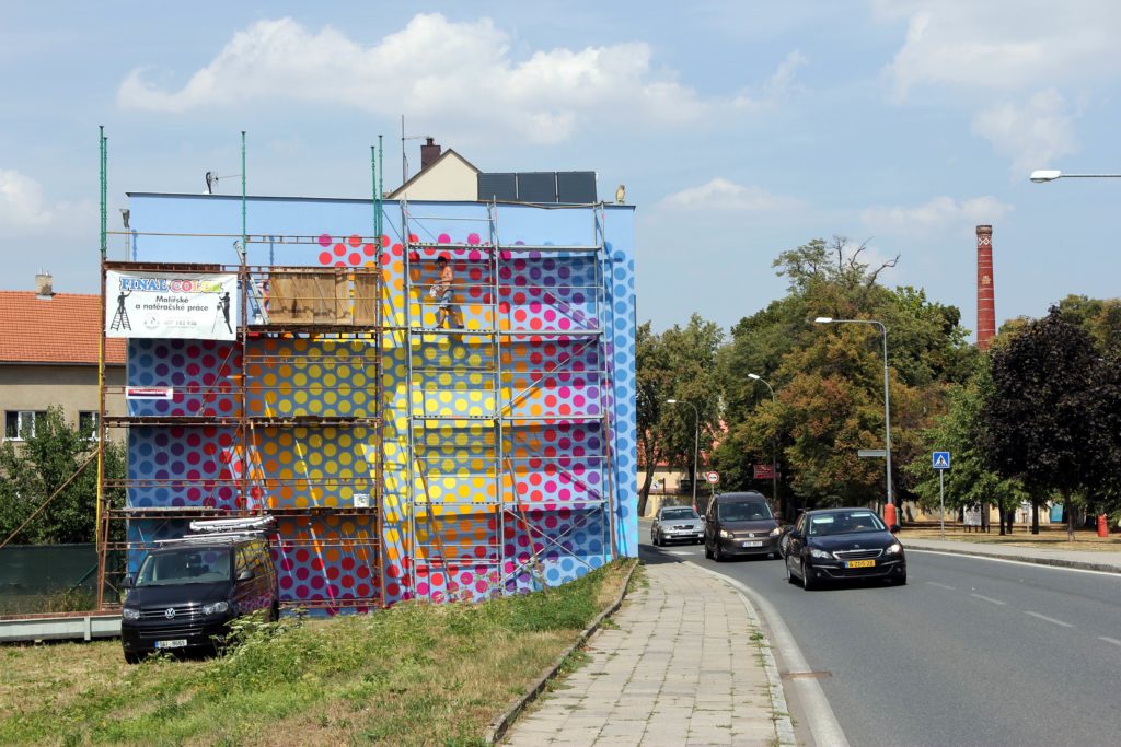 Kutná Hora je díky několika umělcům zase o něco barevnější