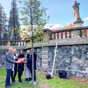 V Kutné Hoře zasadili strom na počest Olgy Havlové