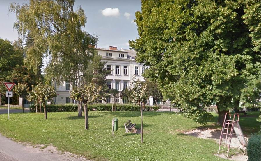 Studenti a učitelé SOŠ a SOU řemesel v Kutné Hoře vysadí 26. října v Seifertových sadech Lípu republiky