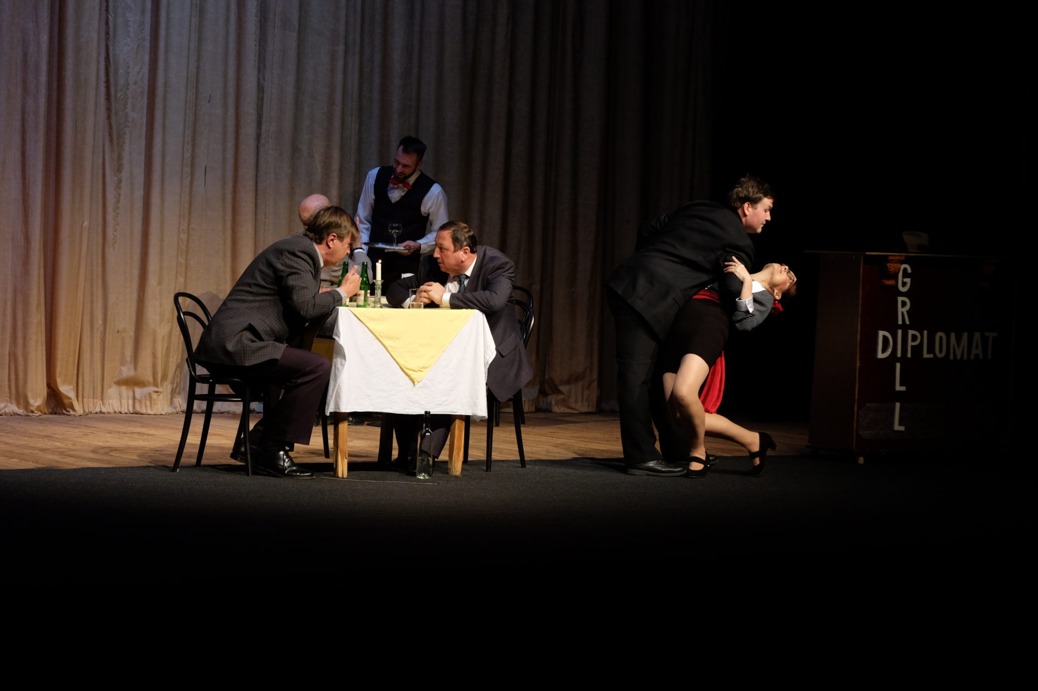 Kutnohorští ochotníci uvedli Světáky, výročí 85 let Tylova divadla připomene 13. 11. od 18 hod. přednáška v Dačického domě