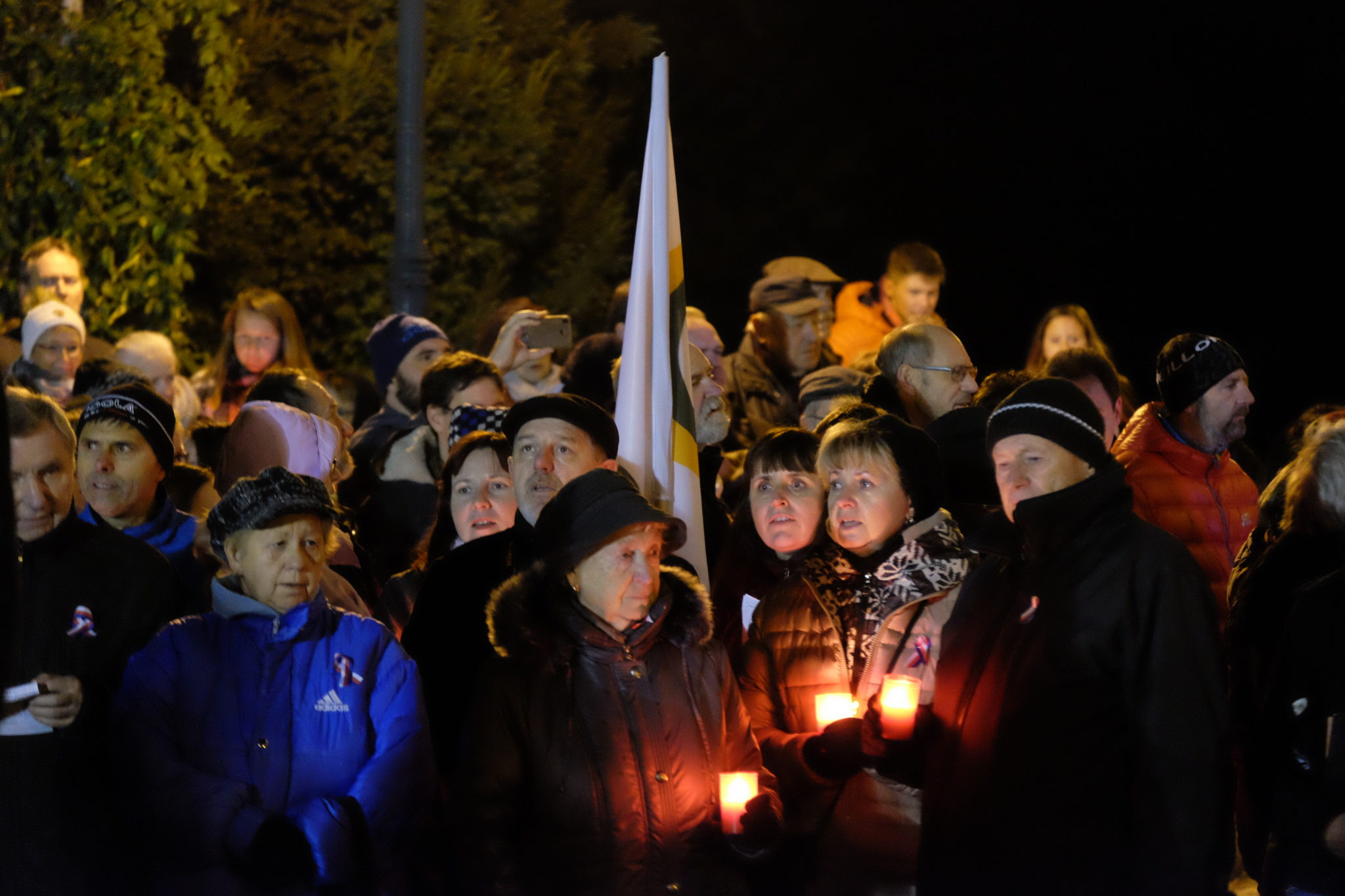 Obrazem: Do připomínky výročí 17. listopadu v Kutné Hoře se zapojili studenti kutnohorských středních škol