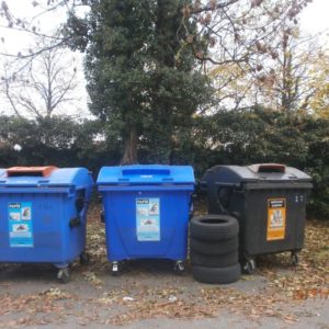 Městský úřad Kutná Hora upozorňuje: Pneumatiky nepatří ke kontejnerům!!