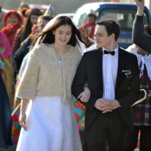 Masopustní průvod historickým centrem města vedli ženich s nevěstou