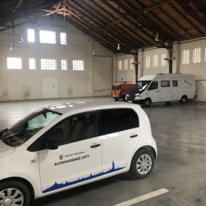 V Kremnické ulici zaparkujete po celý den zdarma, bývalá jízdárna nabízí kryté parkoviště