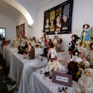 Spolkový dům v Kutné Hoře hostí do 19. května výstavu autorských panenek