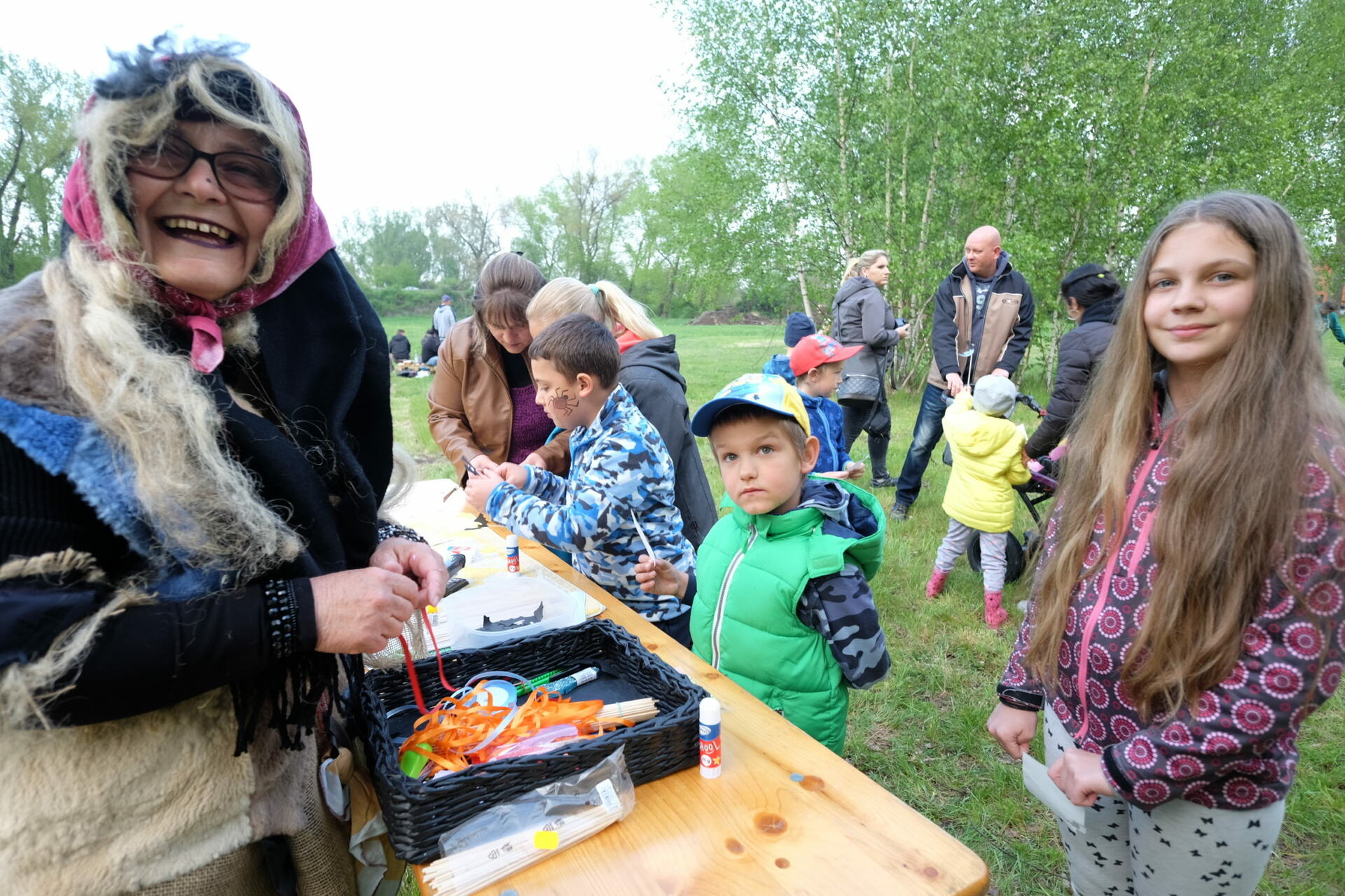 Čarodějnice se slétly 30. dubna v podvečer na plácek za sokolovnou v Malíně