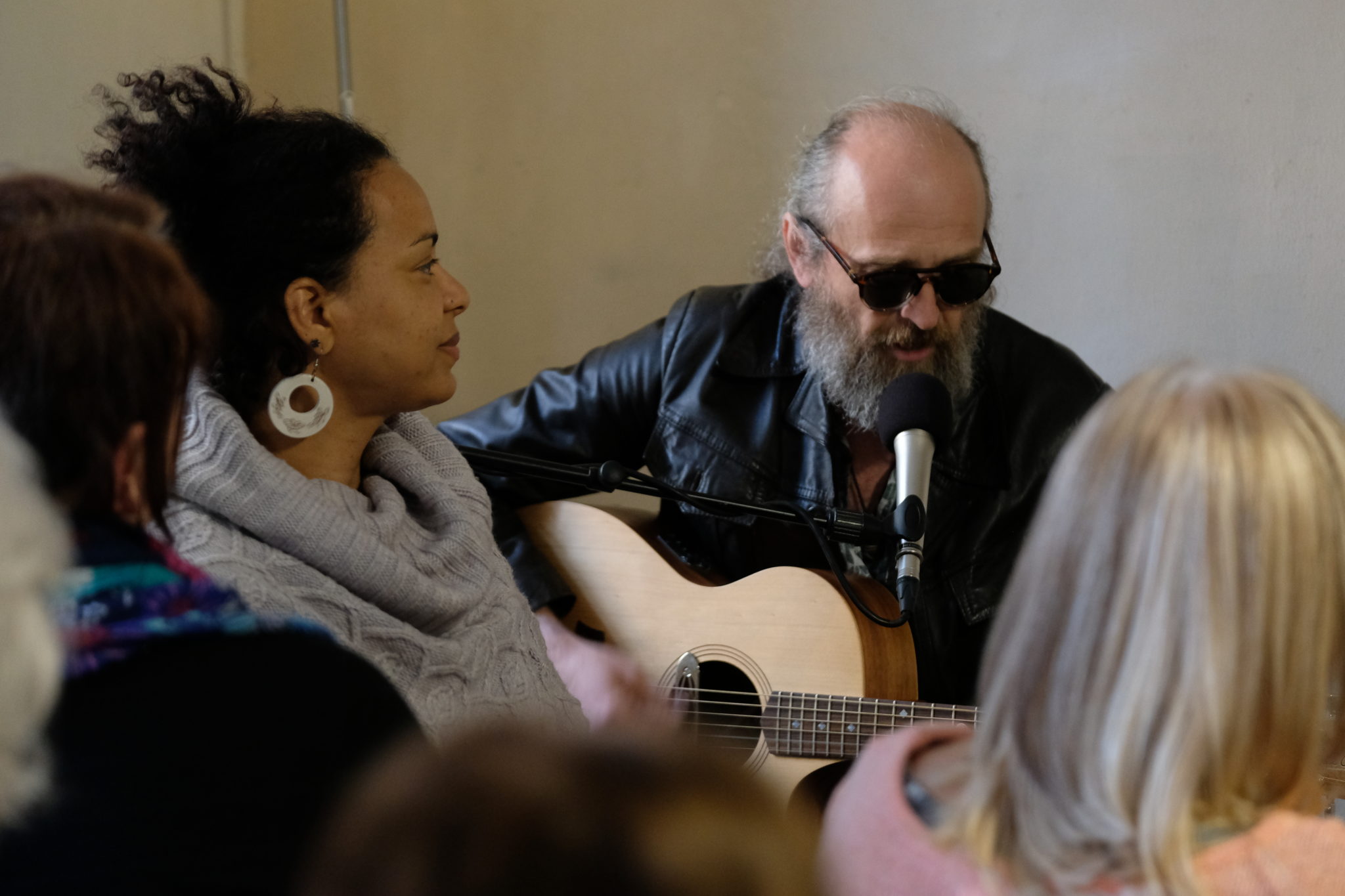 Objektivem Lukáše Bečána: Po dvojici Paul Batto jr. a Ondřej Kříž je 15. května v Blues Café na programu Rockování Jiřího Černého