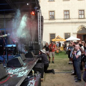 Současná světová alternativní hudba se představí od 12. do 14. července v zahradě voršilského kláštera