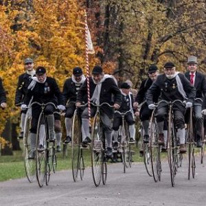 Velocipedisté a jezdci na vysokých kolech připomenou v sobotu 10. srpna 150. výročí závodu v Kutné Hoře, akce se neobejde bez dočasné uzavírky