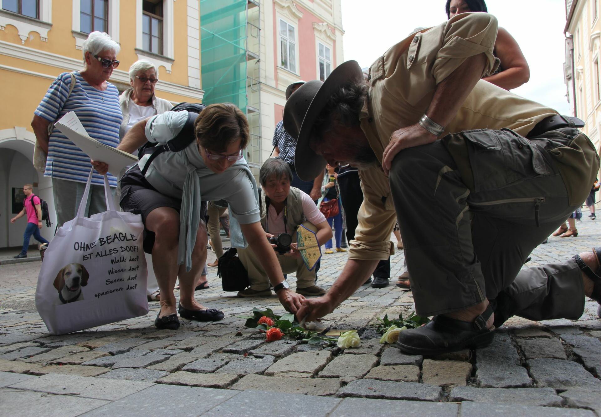 Přednáška Günter Demnig: Stolpersteine – pamětní kameny v Kutné Hoře. Uskuteční se 8. září od 17.30 hodin v Dačického domě