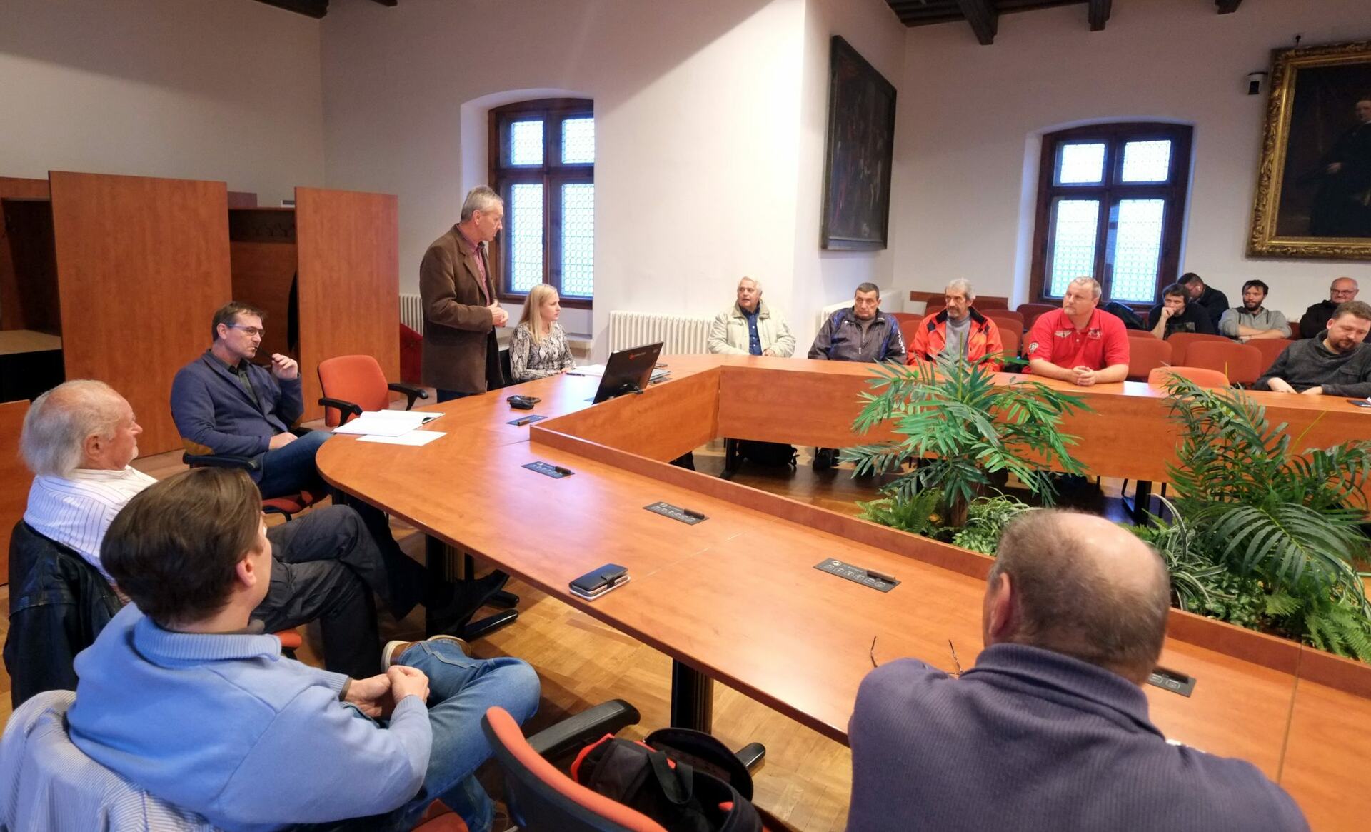 Nejaktuálnějším tématem při setkání vedení města s občany byly změny v městské autobusové dopravě, zahájeny budou 14. října