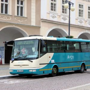 Cestující autobusem MHD jsou povinni používat ochranné pomůcky, zavedena byla další opatření k zabránění šíření nákazy