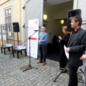 Veřejné čtení jmen obětí holocaustu – Jom ha-šoa 2020 bude v souvislosti s karanténními opatřeními probíhat ve virtuálním prostoru