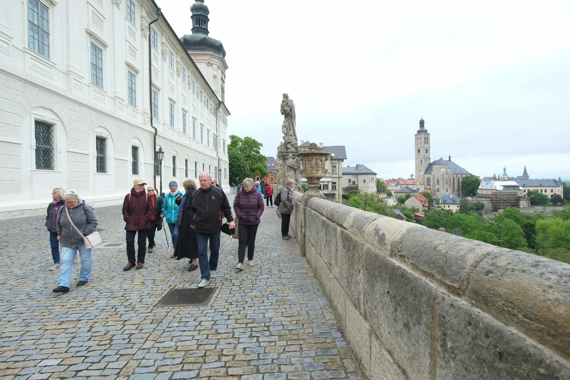 O prominutí místních poplatků z pobytu a za užívání veřejného prostranství budou rozhodovat zastupitelé