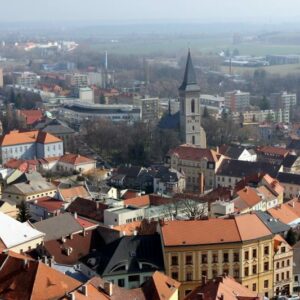 Plánovaný úklid komunikací v centru města byl zahájen, řidiči, respektujte prosím přenosné dopravní značky