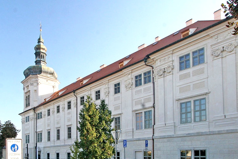 Gask nabídne v sobotu 17. července vernisáž výstavy, pouliční představení s chůdami a živými loutkami i komentovanou prohlídku.