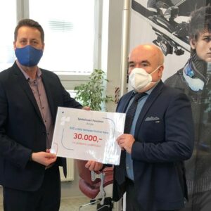 Dárkový šek ve výši 30 tisíc korun od společnosti Foxconn využilo SOŠ a SOU řemesel v Kutné Hoře na zkvalitnění zázemí učebny praktického vzdělávání