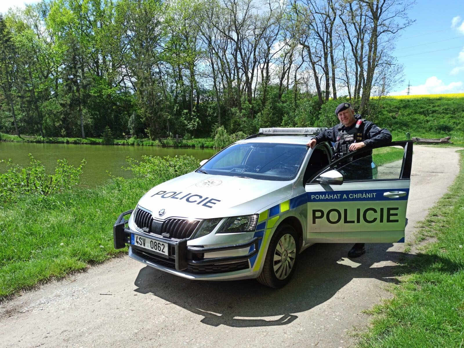 Policista zachránil lidský život