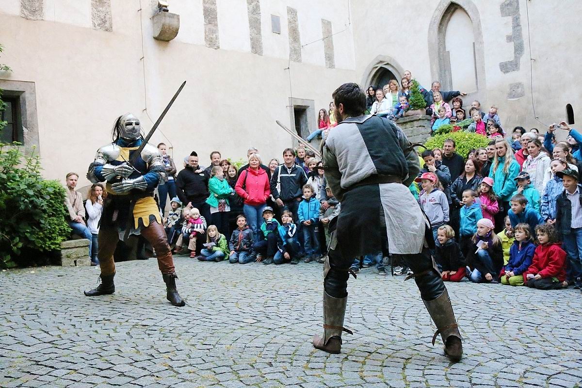 Kutnohorská muzejní noc nabídne 23. 7. scénické čtení Lukáše Hejlíka, koncert i prohlídky a program v netradičním čase