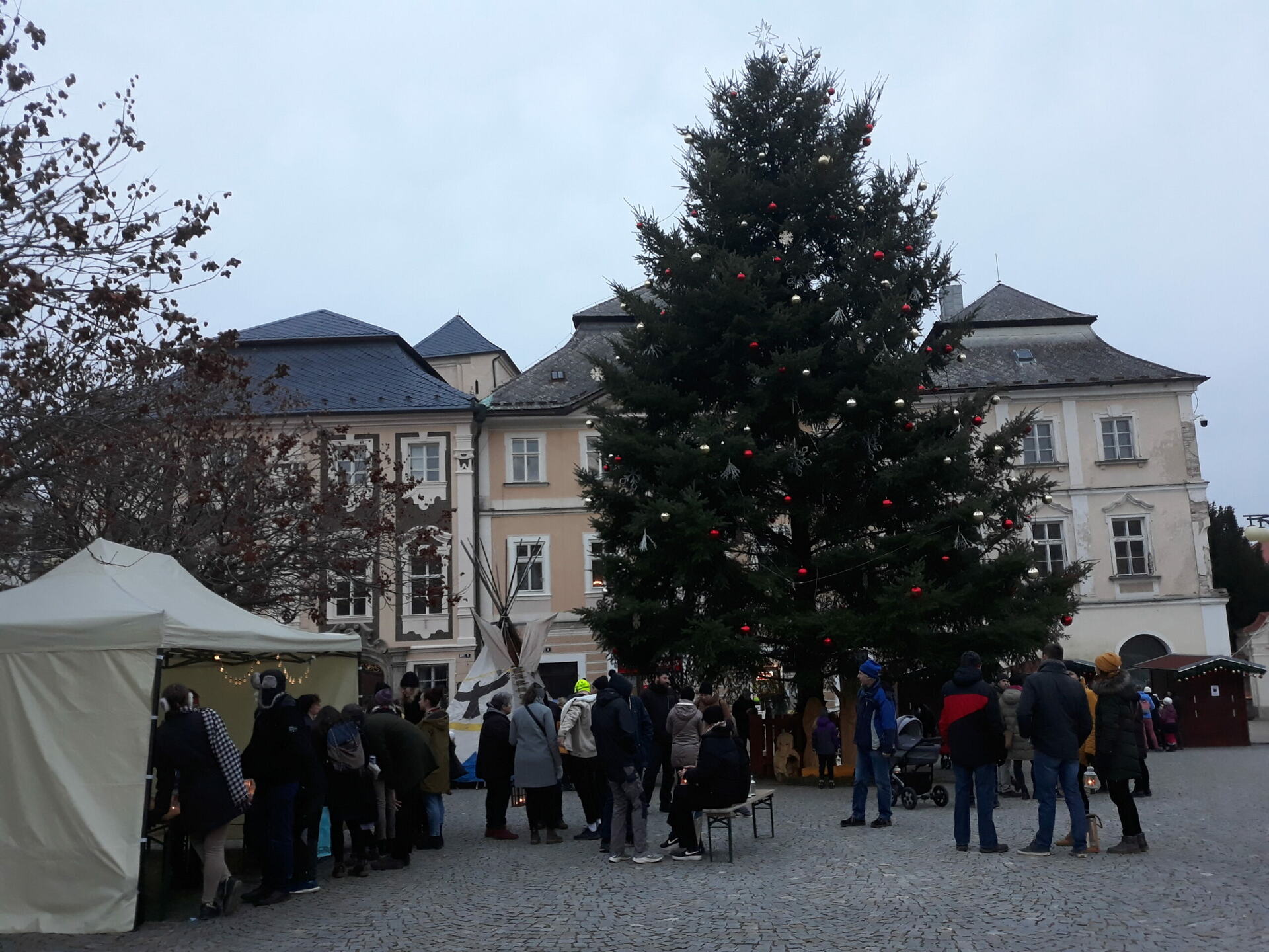 Betlémské světlo rozsvítilo domovy Kutnohořanů