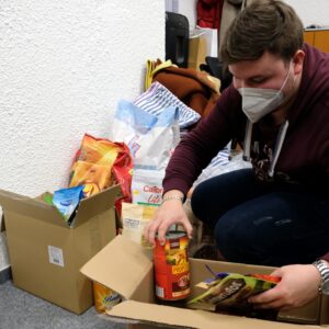Informační centrum organizovalo i letos sbírku, která vylepší vánoční svátky opuštěným psům v záchytné stanici na Karlově