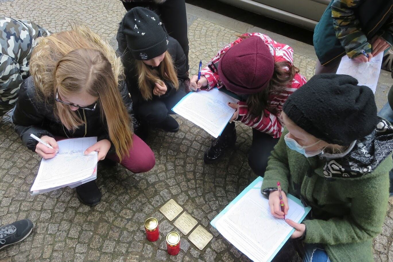 Kutná Hora uctila památku obětí holocaustu, Nadační fond dr. Dagmar Lieblové zhodnotil letošní ročník akce Čistíme kutnohorské Stolpersteine 2022