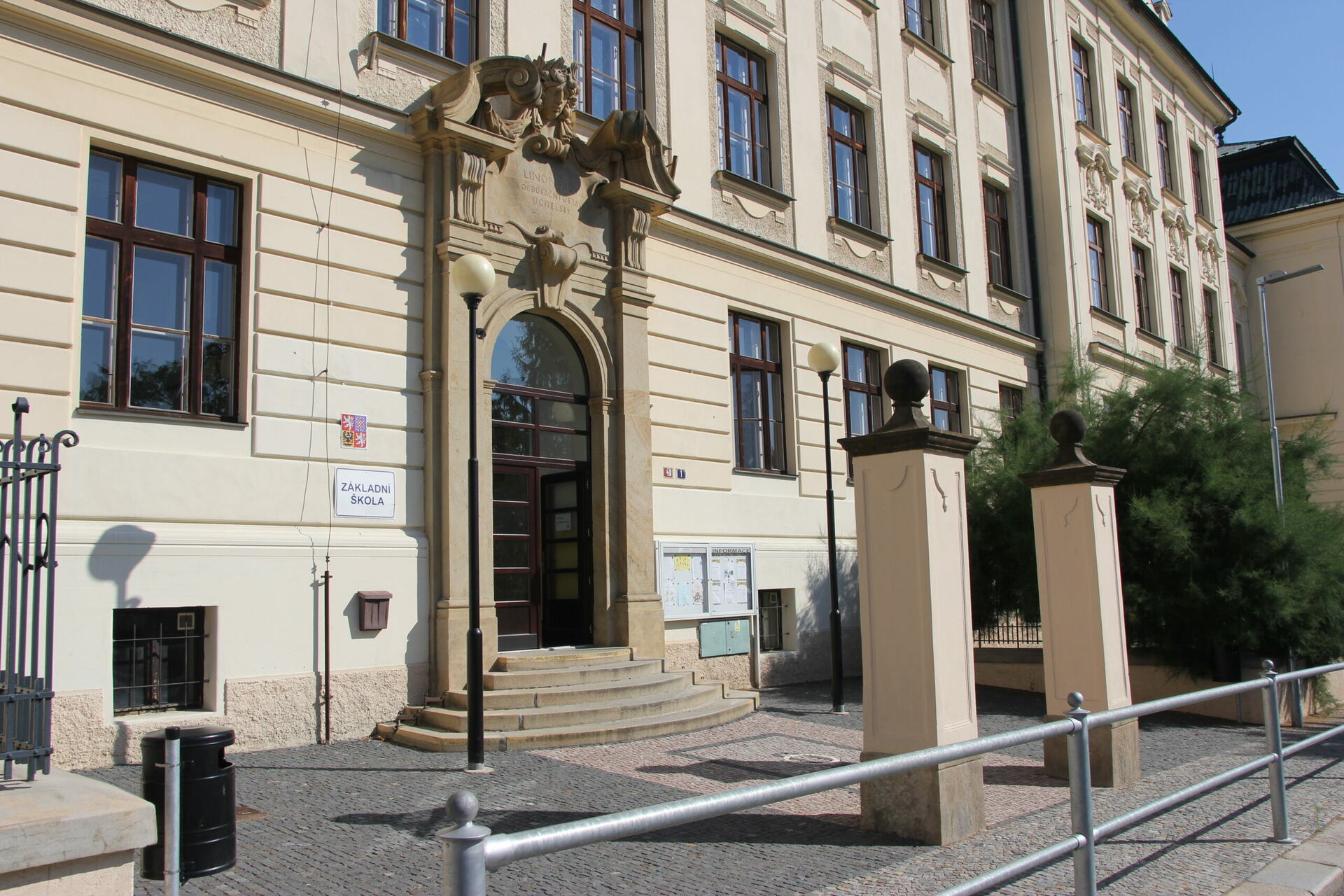 Den otevřených dveří na ZŠ Kamenná stezka se uskuteční 8. února. Pro rodiče prvňáčků škola připravila setkání k představení vzdělávacího programu Začít spolu