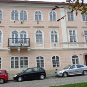 Město nabízí pronájem bytu 2+1 na náměstí Národního odboje, uzávěrka výběrového řízení s dražbou nájemného je 16. března