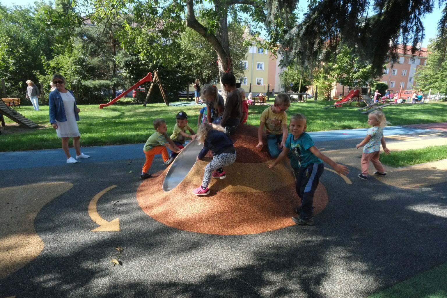 Zápis dětí do 1. tříd ZŠ a žádosti o přijetí do mateřských škol