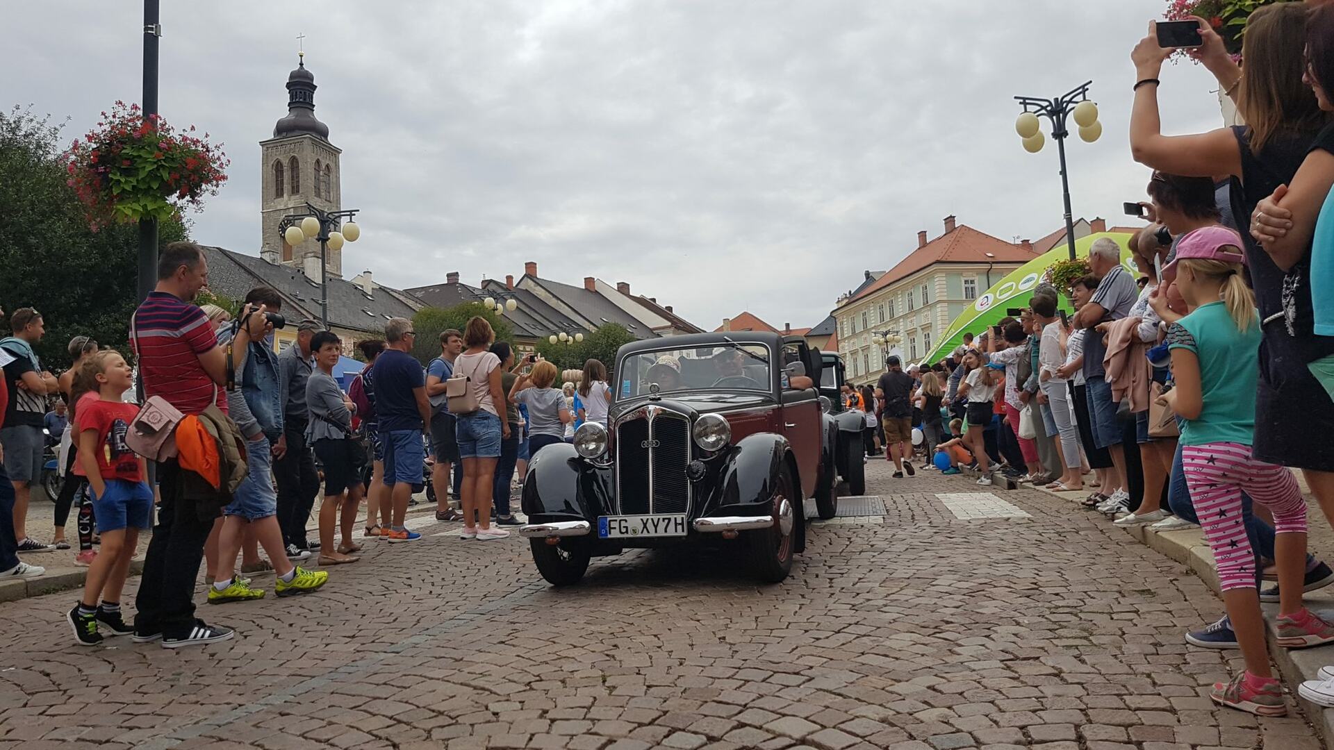 Kutná Hora bude o víkendu  20. a 21. srpna patřit milovníkům historických vozidel. XIII. ročník Veteran Rallye nabídne i bohatý doprovodný program, koncerty, hodování