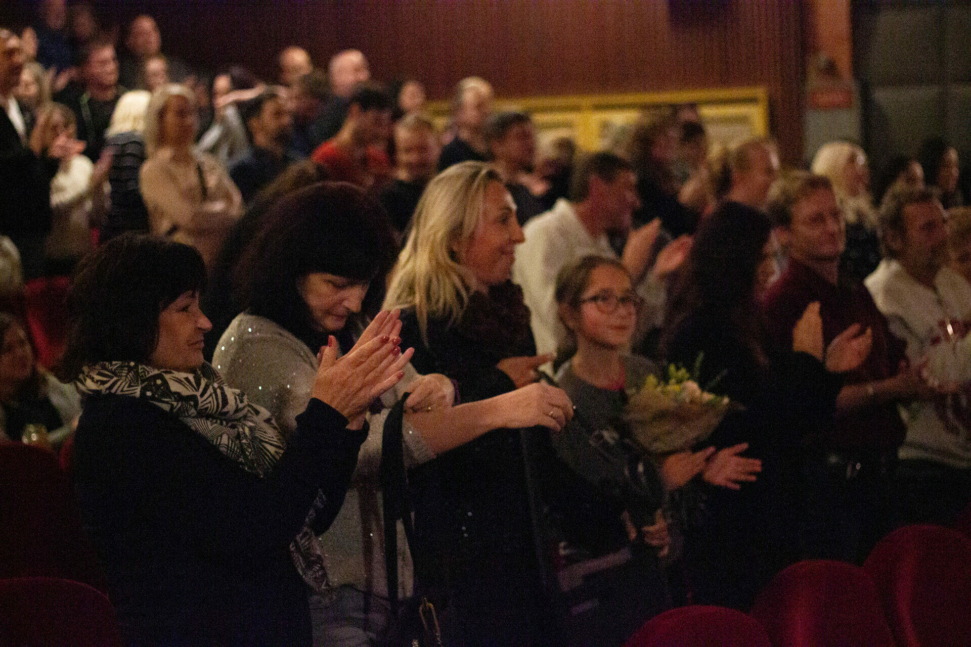 Reklama na Vánoce je druhým autorským projektem režiséra Aleše Kaiznera. Premiéru filmu v pátek 18. listopadu hostilo Kino Modrý Kříž