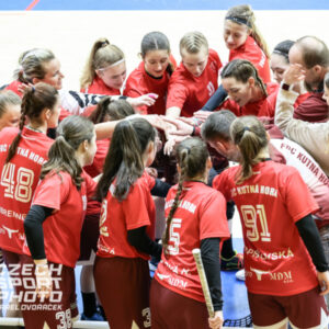 Poslední dva venkovní zápasy v základní části florbalové 1. ligy odehrály ženy na severu Čech