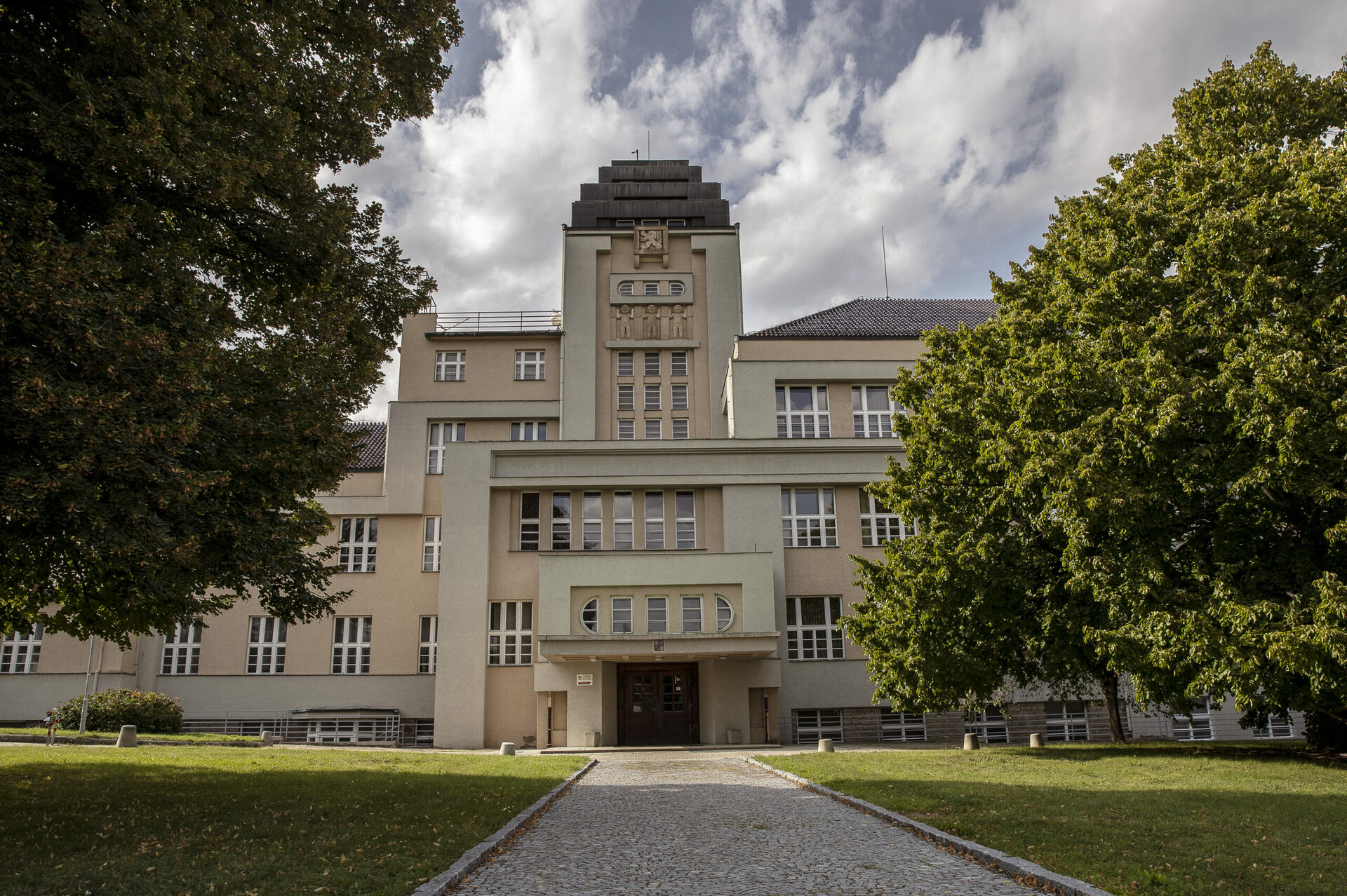 Komentovaná prohlídka budovy kutnohorské průmyslovky a koncert sopranistky Jany Veberové se uskuteční 16. února
