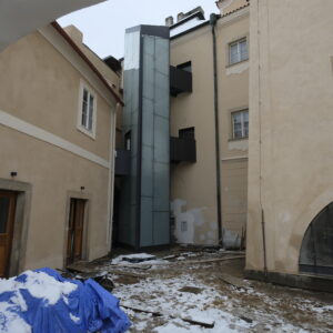 Termín dokončení rekonstrukce Sankturinovského domu byl prodloužen do října