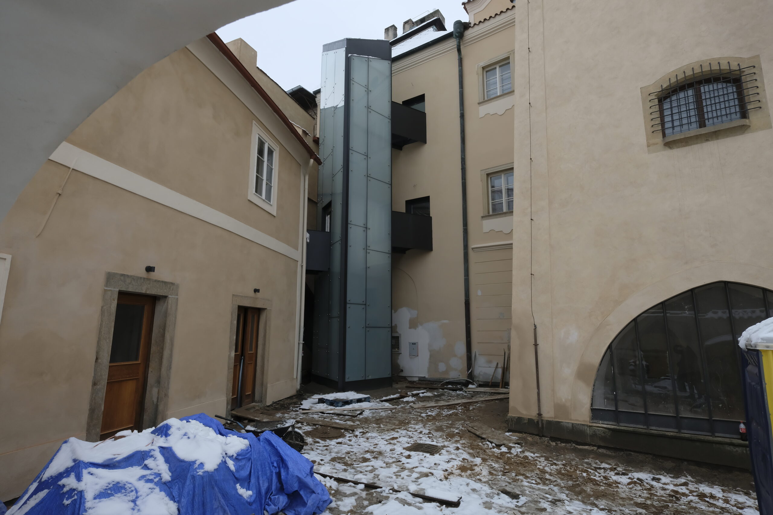 Termín dokončení rekonstrukce Sankturinovského domu byl prodloužen do října