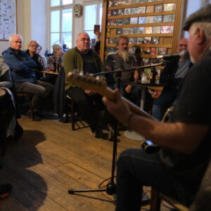 Projekt Hora plná hudby pokračoval v Blues Café vystoupením americké bluesové dvojice Bill Barrett a Bred Lewis