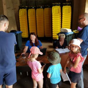 Výdej popelnic o objemu 240 litrů na třídění papíru a plastů pro občany města zdarma byl ukončen, další žádosti je možné řešit individuálně