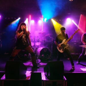 Sobotní večer v kutnohorském klubu Česká 1 odstartovala místní kapela TORRAX