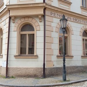 Město nabízí pronájem prostor k podnikání v přízemí domu na Jungmannově náměstí formou výběrového řízení s dražbou nájemného