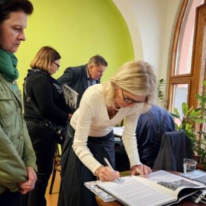 Při křtu publikace BOjanovský, Skopec, Procházka: Kutná Hora – s básněmi Jiřího Ortena zazěly i Ortenovy verše v podání herečky Hany Ornestové