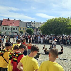 Hudební show Afrika v podání žáků a učitelů kutnohorské základní umělecké školy zahájila letošní ročník ZUŠ OPEN Kutná Hora, bohatý program pokračuje do 21. května