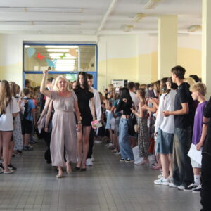 V ZŠ Jana Palacha předali dětem vysvědčení a rozloučili se s žáky 9. tříd