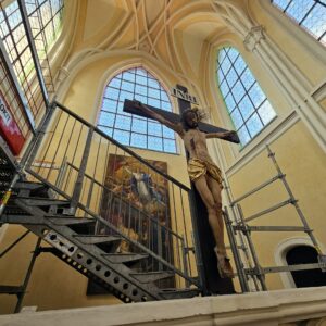Návštěvníkům sedlecké katedrály se při rekonstrukci Santiniho schodiště nabízejí netradiční výhledy do interiéru