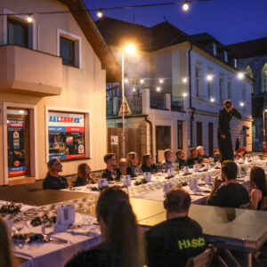 Poslední večeře už byla v Sedlci – divadlo, vůně a chutě pod širým nebem