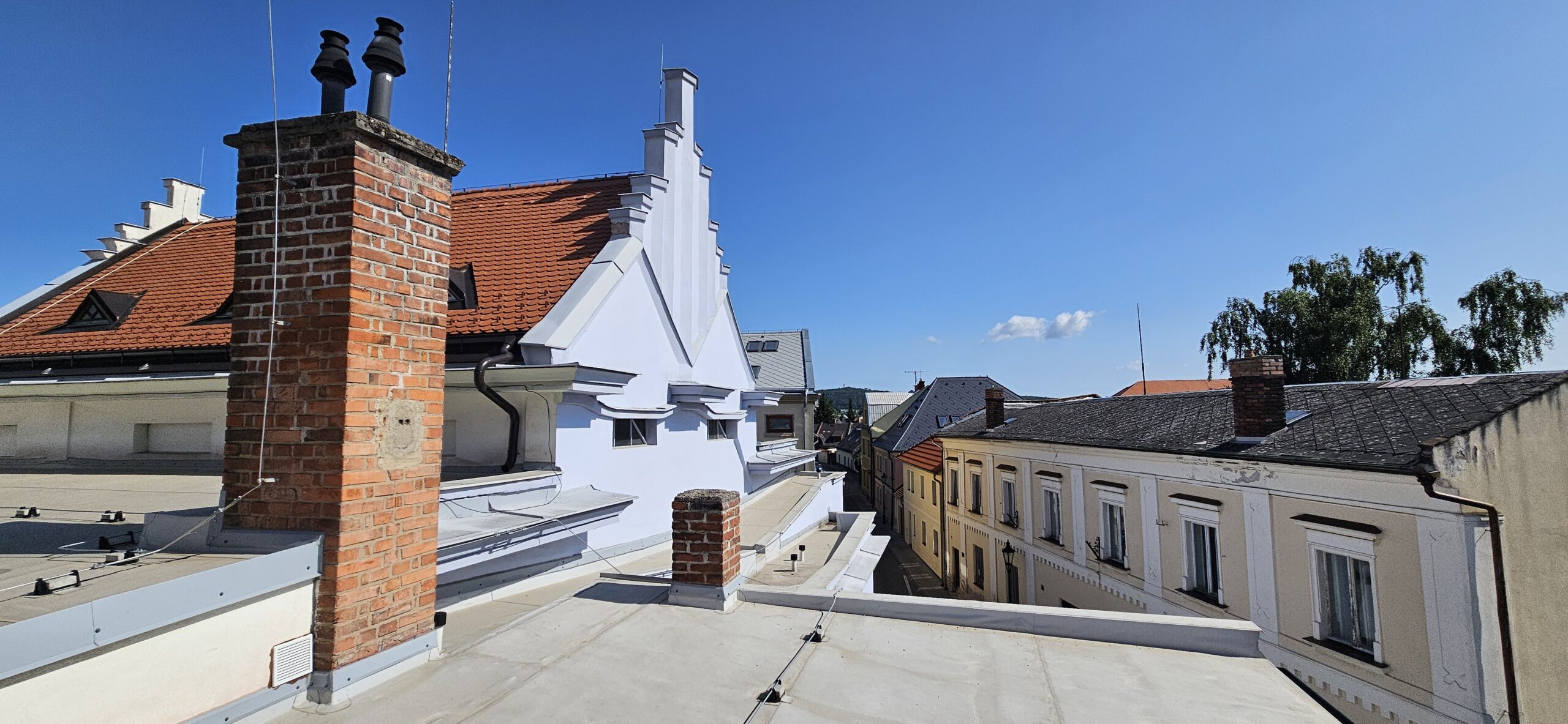 Příběh i architektura kina Modrý kříž historiky zaujala