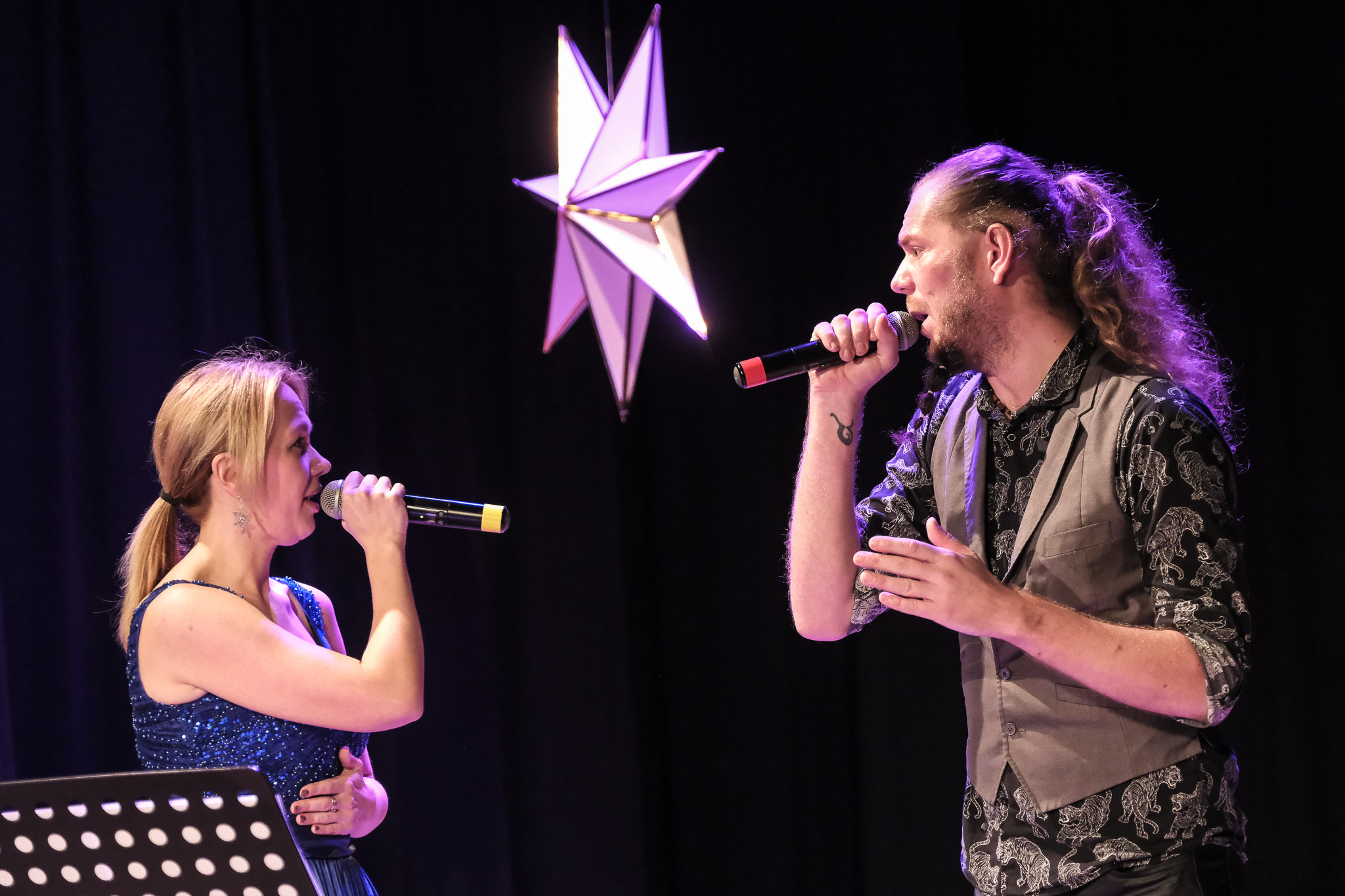 Vánoční koncert zaplnil Malou scénu Tylova divadla