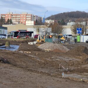 Výstavba nového parkovacího systému v Sedlci postupuje